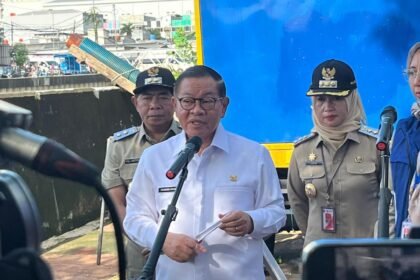 Pramono Larang Atribut Politik di Jembatan dan Flyover