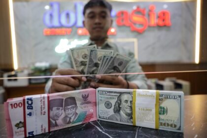 Rupiah Menguat ke Rp16.754 per Dolar AS di Tengah Sentimen Global Positif