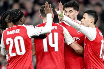 Arsenal kian kokoh di puncak klasemen Liga Inggris setelah kemenangan telak di pekan ke-24.