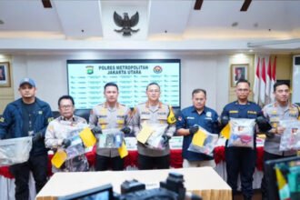 Kasus pembunuhan satu keluarga di Warakas, Jakarta Utara, menggemparkan publik.