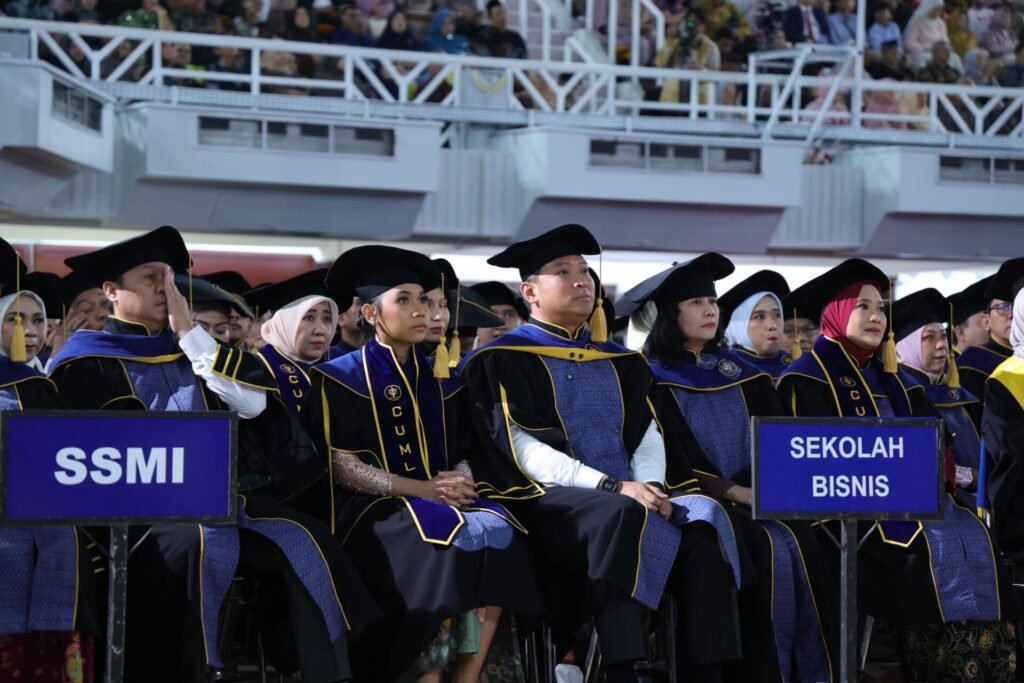 Gunakan Bahasa Jepang, Wamentan Sudaryono Motivasi dan Inspirasi Wisudawan IPB