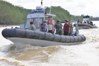 Menhan Sjafrie Tinjau Pengerukan Muara Kuala Penaga di Aceh Tamiang