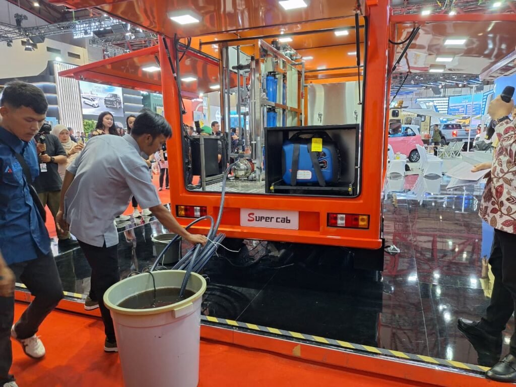 Oase di Tengah Bencana: Mobil Super Cab BNPB Ubah Air Kotor Jadi Layak Minum 3 Oase di Tengah Bencana: Mobil Super Cab BNPB Ubah Air Kotor Jadi Layak Minum