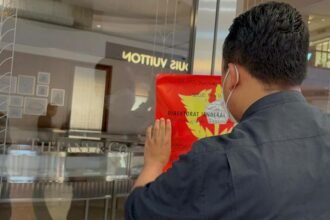 Diduga Tak Laporkan Impor Perhiasan Mewah, Tiga Toko Emas Tiffany & Co Disegel