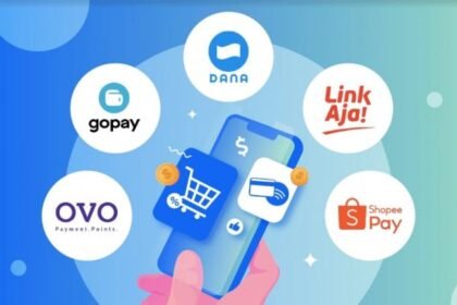 Raja Dompet Digital : ShopeePay Dominasi Pasar, GoPay & DANA Saling Sikut