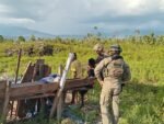 Satgas Operasi Damai Cartenz Menangkan Hati Warga Papua Lewat Patroli Humanis