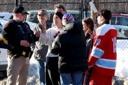 Seorang Ayah Tembaki Keluarganya di Pertandingan Hoki Es, 3 Tewas dan 3 Orang Terluka