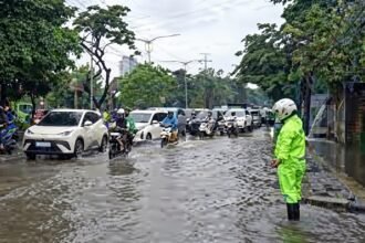 BMKG Prediksi Cuaca Jabodetabek Awan Tebal dan Hujan Ringan hingga Sedang