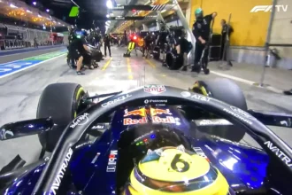 Momen Rookie Red Bull Isack Hadjar Salah Masuk Pit Mercedes