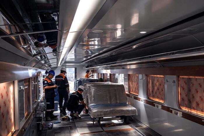 Kereta Ekonomi Kerakyatan, Inovasi Baru KAI Bikin Mudik Lebaran 2026 Lebih Nyaman dan Murah 2 PT KAI meluncurkan Kereta Ekonomi Kerakyatan sebagai inovasi transportasi baru untuk mudik Lebaran 2026. Harga tetap terjangkau, fasilitas lebih nyaman, dan dirancang sesuai masukan masyarakat.