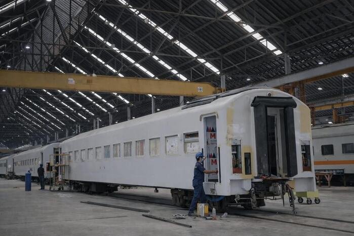 Kereta Ekonomi Kerakyatan resmi dioperasikan KAI untuk musim mudik Lebaran 2026, menawarkan kenyamanan baru dengan harga tetap ramah di dompet.