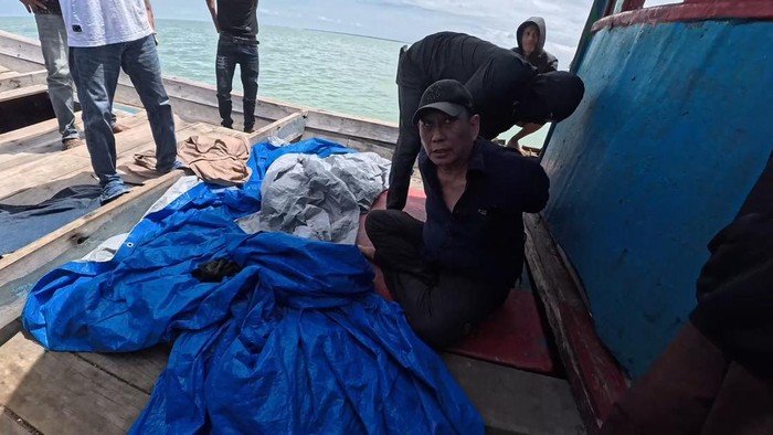 Hampir Lolos ke Malaysia, Bandar Sabu "Ko Erwin" Dibekuk di Atas Kapal Nelayan