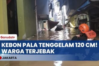 Jakarta Siaga! Kebon Pala Terendam Banjir 1,2 Meter, Polisi Terjunkan Perahu Karet Evakuasi Warga!