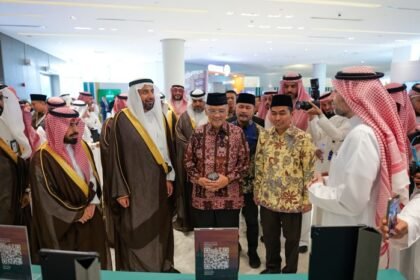 Integrasi digital haji dan umrah RI–Arab Saudi dipercepat demi layanan yang lebih aman, cepat, dan transparan bagi jutaan jemaah Indonesia.