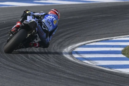 Michele Pirro Jadi Pembalap Pertama yang Terkena Penalti di MotoGP 2026