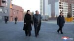 Kacamata Gucci dan Jaket Kulit: Gaya Mewah Anak Kim Jong Un di Tengah Barisan Rudal Balistik