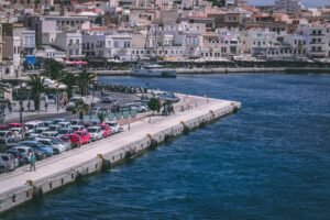 5 Fakta Tentang Pulau Syros: Boleh Tinggal Gratis Asal Merawat Kucing