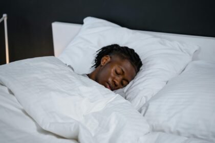 6 Kebiasaan Buruk Gen Z Sebelum Tidur yang Memperburuk Kualitas Tidur