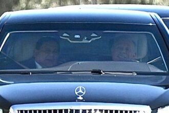 Momen Hangat Raja Abdullah II Sopiri Presiden Prabowo ke Bandara