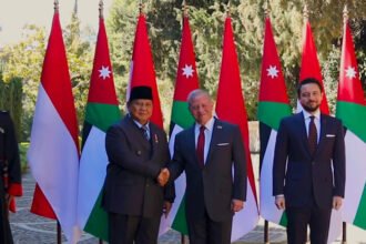 Presiden Prabowo Subianto menegaskan komitmen Indonesia terhadap solusi dua negara untuk Palestina dalam pertemuan bilateral dengan Raja Yordania di Amman.