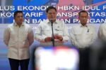Pemerintah memastikan stok beras aman untuk mendukung penyaluran bansos kuartal I 2026, dengan proyeksi produksi nasional melonjak hingga 10,16 juta ton.
