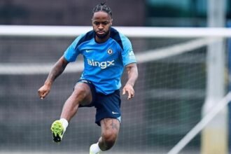 Raheem Sterling resmi memperkuat Feyenoord hingga akhir musim 2025/2026 dan siap menjalani petualangan baru di Liga Belanda.