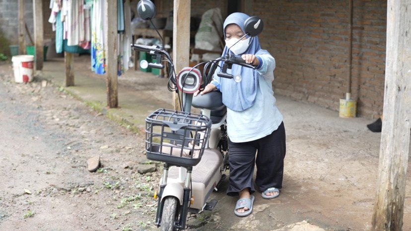 Kisah Inspiratif Pekerja Disabilitas di Dapur MBG: Kini Mandiri Bergaji Tetap di SPPG Polokarto 2 Kisah Inspiratif Pekerja Disabilitas di Dapur MBG: Kini Mandiri Bergaji Tetap di SPPG Polokarto
