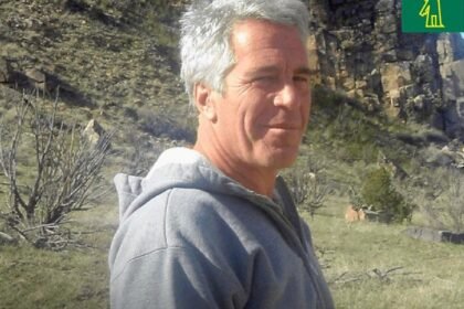 Jeffrey Epstein semasa hidupnya dikenal karismatik dan cerdas, namun nama besarnya berubah menjadi simbol penyalahgunaan kekuasaan dan keadilan yang timpang.