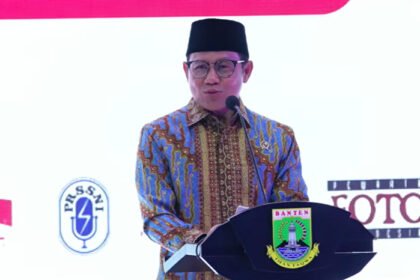Cak Imin menyerukan pentingnya jurnalisme berbasis nurani manusia di tengah dominasi teknologi digital pada Puncak HPN 2026 di Serang, Banten.