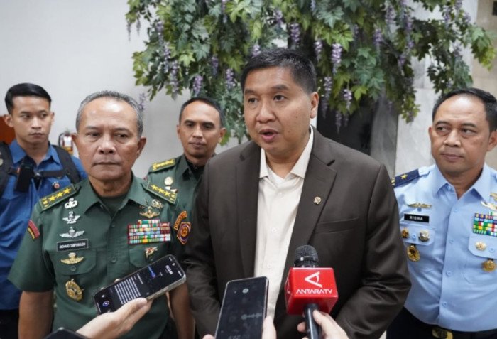 Menteri PKP Maruarar Sirait dan Wali Kota Bandung Farhan berkomitmen mempercepat pembangunan hunian vertikal bersubsidi bagi masyarakat berpenghasilan rendah di Bandung.