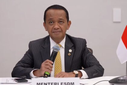 Menteri ESDM Bahlil Lahadalia memaparkan detail implementasi kerja sama energi Indonesia–Amerika Serikat di Washington, termasuk realokasi impor BBM US$15 miliar dan tambahan 12% saham Freeport untuk negara.