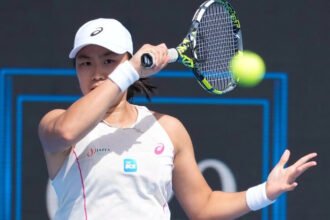 Janice Tjen mencetak sejarah baru tenis Indonesia lewat gelar WTA dan lonjakan ranking spektakuler.
