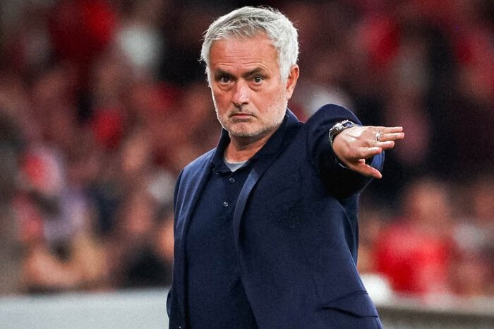 Gianluca Prestianni resmi disanksi UEFA dan tak akan tampil melawan Real Madrid di Bernabéu. Dugaan rasisme terhadap Vinícius Jr. kini dalam investigasi.