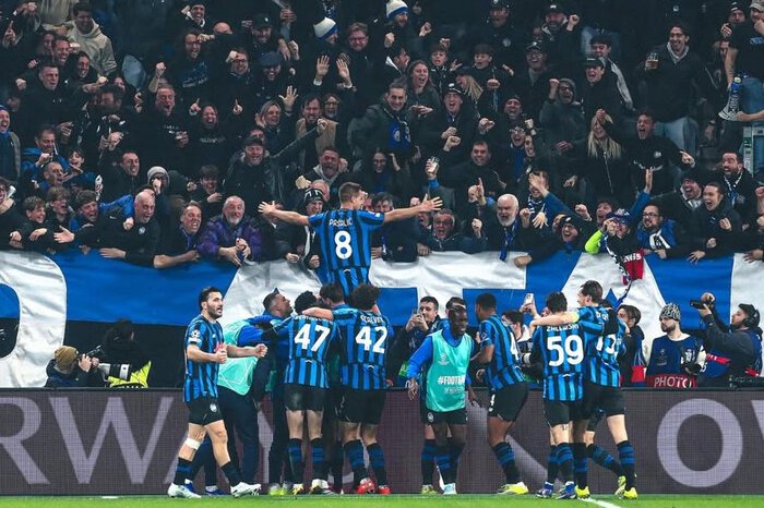 Comeback luar biasa Atalanta memastikan tiket 16 besar Liga Champions usai menumbangkan Borussia Dortmund 4-1 di Gewiss Stadium.