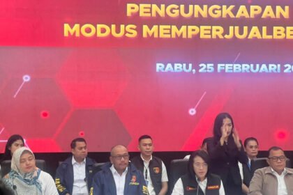 Pengungkapan jaringan nasional perdagangan bayi oleh Bareskrim Polri mengungkap praktik adopsi ilegal bermodus dokumen palsu dengan 12 tersangka dan tujuh bayi berhasil diselamatkan.