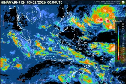 BMKG memetakan potensi hujan ringan hingga petir di hampir seluruh ibu kota provinsi Indonesia pada Selasa, 3 Februari 2026.