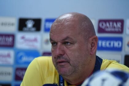 Kekalahan telak Persib Bandung dari Ratchaburi di ajang Liga Champions Asia jadi bahan evaluasi serius bagi pelatih Bojan Hodak yang menilai timnya tampil di bawah standar.