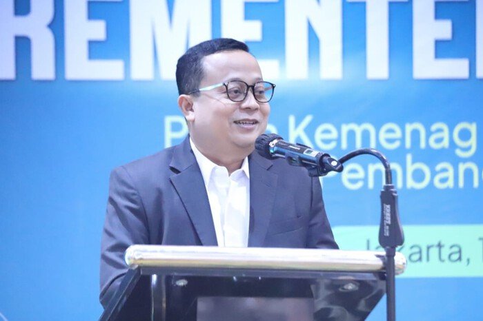 Kepala Biro Humas dan Komunikasi Publik Kemenag, Thobib Al Asyhar, menegaskan zakat hanya disalurkan kepada delapan golongan penerima sesuai ajaran Islam.