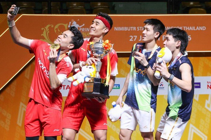 Leo/Bagas sukses mengakhiri puasa gelar dengan menjuarai Thailand Masters 2026 usai menundukkan Raymond/Joaquin dalam laga final All Indonesian Final.