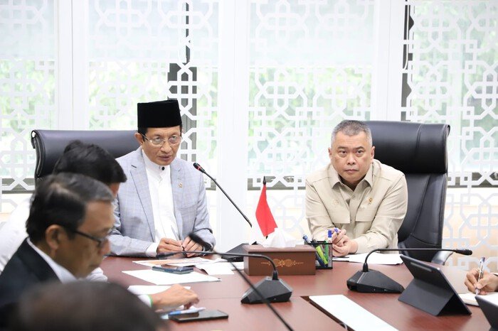Menteri Agama RI bersama Menteri Perhubungan membahas kesiapan fasilitas masjid sebagai pos rehat pemudik Lebaran 2026 di Jakarta.