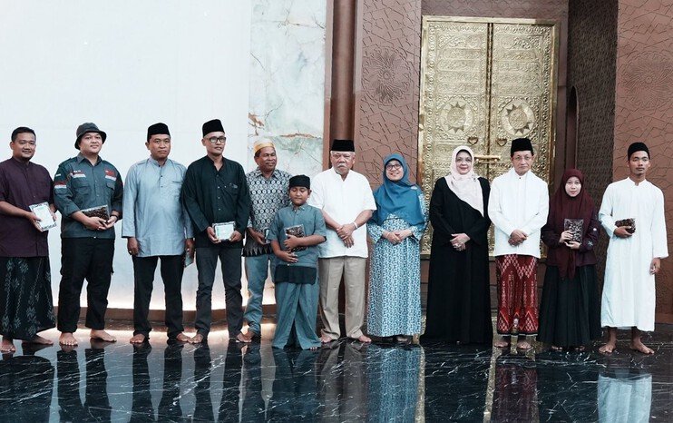 Dua Ton Kurma dan 1.000 Mushaf dari Arab Saudi Mengalir ke Masjid IKN 3 Dua Ton Kurma dan 1.000 Mushaf dari Arab Saudi Mengalir ke Masjid IKN