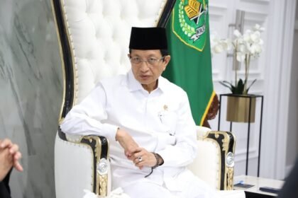 Menag Nasaruddin Umar menegaskan zakat hanya untuk delapan asnaf sesuai QS At-Taubah ayat 60 dan tidak terkait program MBG.