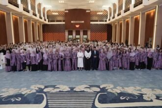 Suasana kebersamaan mewarnai kegiatan sosial PIA DPR RI di Kompleks Parlemen Senayan saat penyaluran 3.500 paket sembako dan santunan menyambut Ramadhan 1447 H.