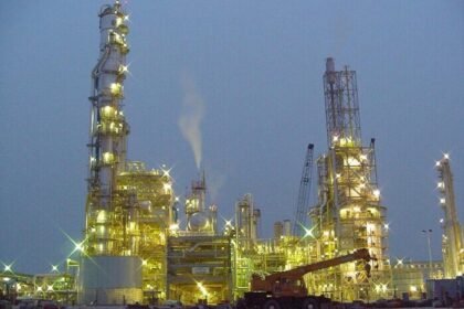 Manajemen Rekind bersama Pupuk Indonesia dan Pupuk Kaltim saat evaluasi progres Proyek Soda Ash dalam Quarterly Meeting ke-2 di Jakarta.