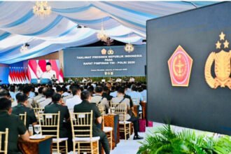 Presiden Prabowo Subianto memberi pengarahan kepada jajaran TNI–Polri dalam Rapat Pimpinan di Istana Merdeka, Jakarta.