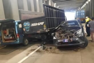 Kronologi Truk Trailer Tabrak 6 Mobil di Underpass Tol Jagorawi : Sopir Lalai