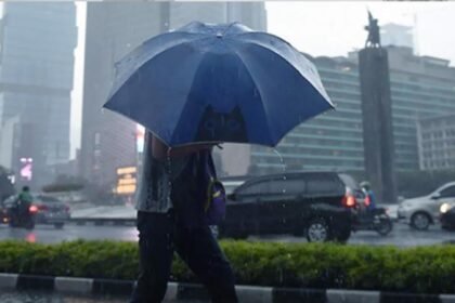 BMKG: Jakarta Berpotensi Diguyur Hujan Ringan Siang hingga Sore Hari Ini