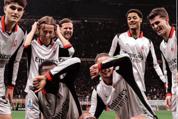 AC Milan sukses menundukkan Torino dalam laga dramatis dan kembali mengamankan posisi kedua klasemen Liga Italia.