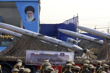 Balas Serangan, Iran Gempur Israel-AS dengan Rudal Balistik Qadr