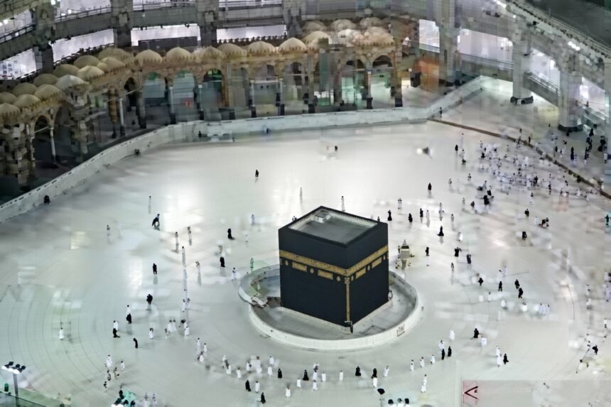 Kemlu Kerahkan Tim 24 Jam Bantu Jemaah Umrah RI yang Tertahan di Arab Saudi